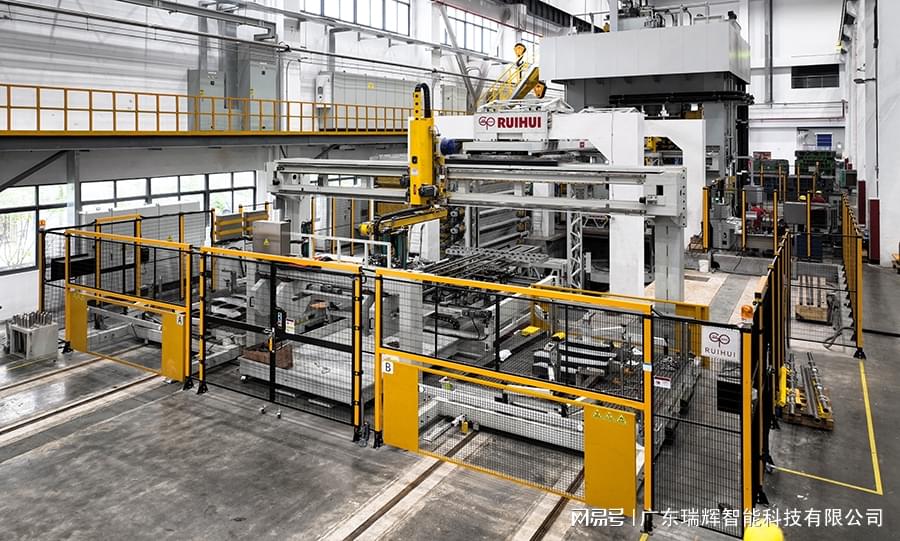 瑞辉热冲压成形自动化生产线