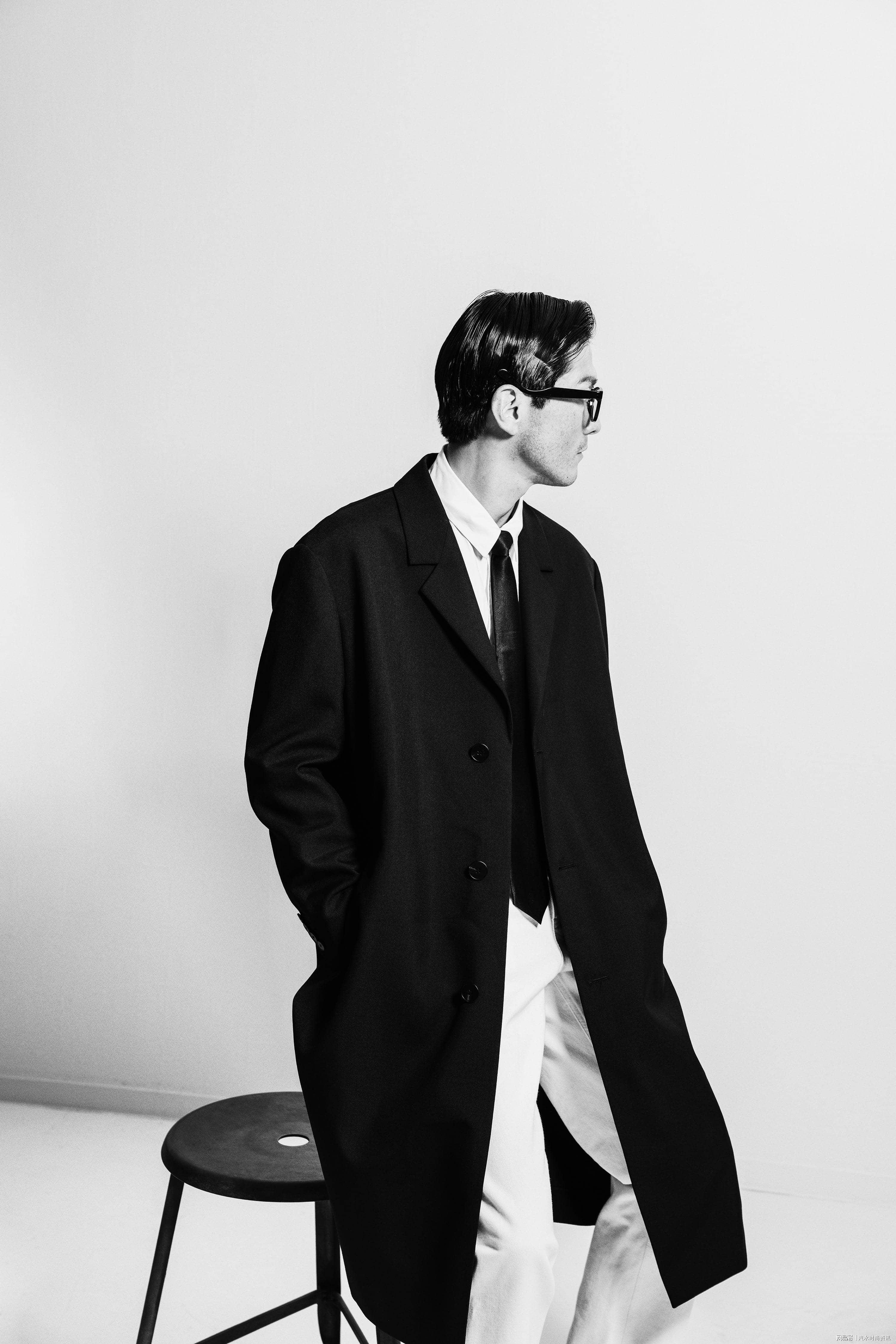 速写2025秋冬黑支线b line系列主题大片