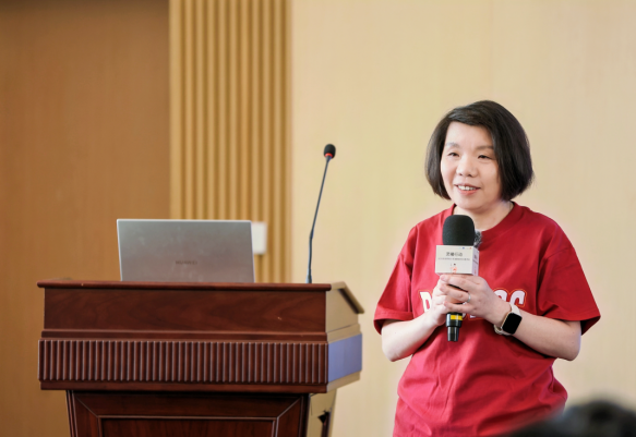 图说：北京大学第六医院记忆障碍诊疗与研究中心主任王华丽教授 致