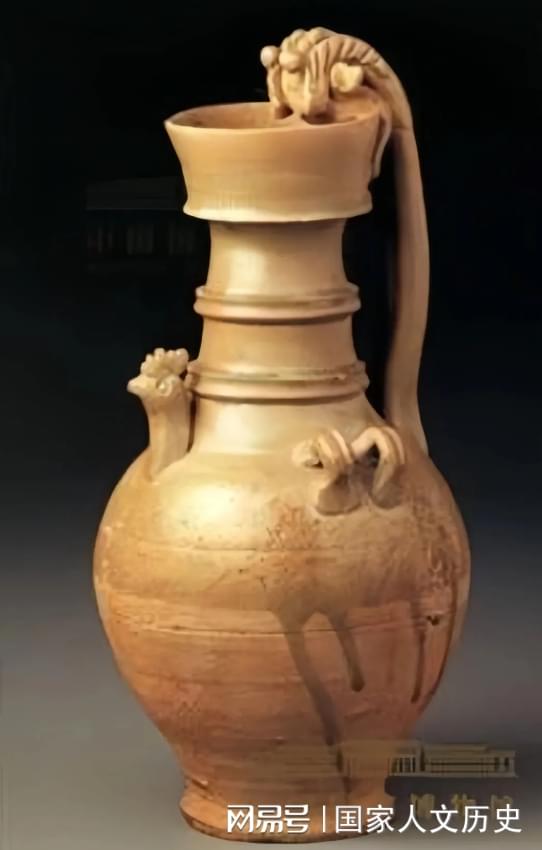 隋青瓷四系螭耳天鸡尊。来源/中国国家博物馆