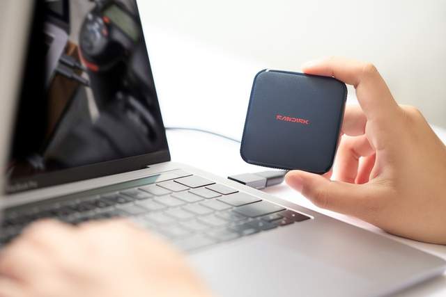 闪迪ELE移动固态硬盘