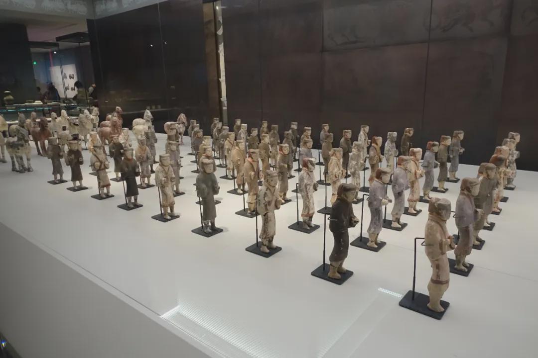 青州博物馆，青州香山汉墓陪葬坑出土文物陈列馆中的文物。