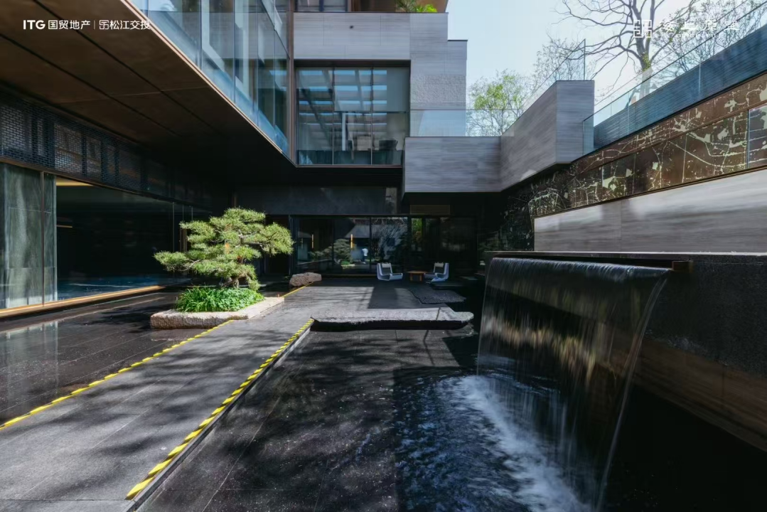 国贸海上原墅售楼处：400-8824-198