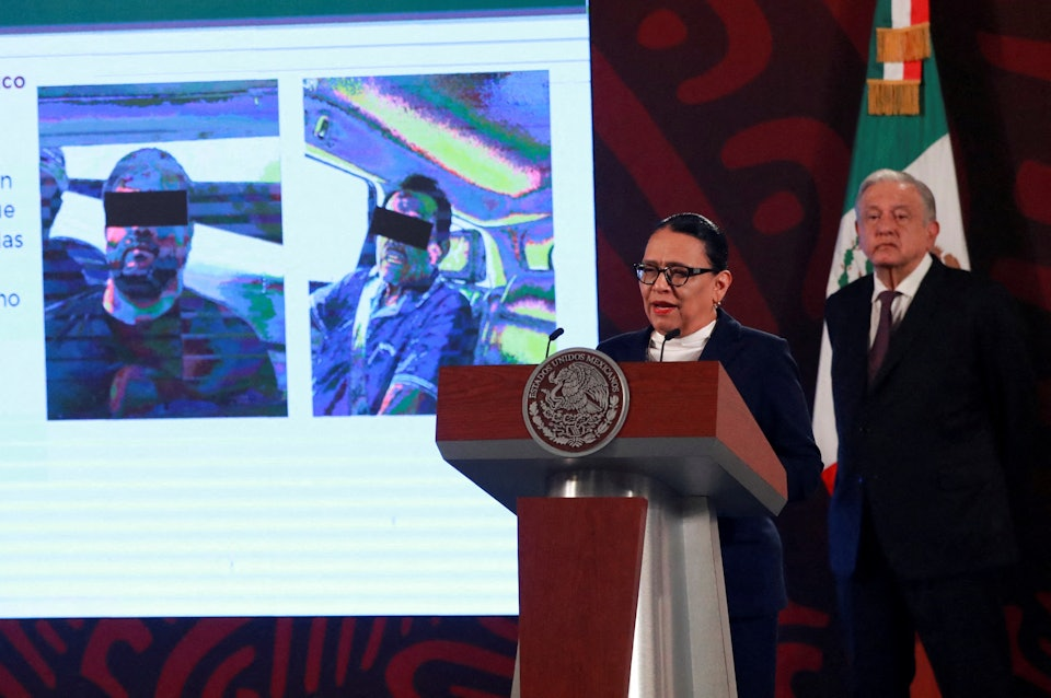 墨西哥城国家宫举行记者会，宣布毒枭洛佩斯被拘留。