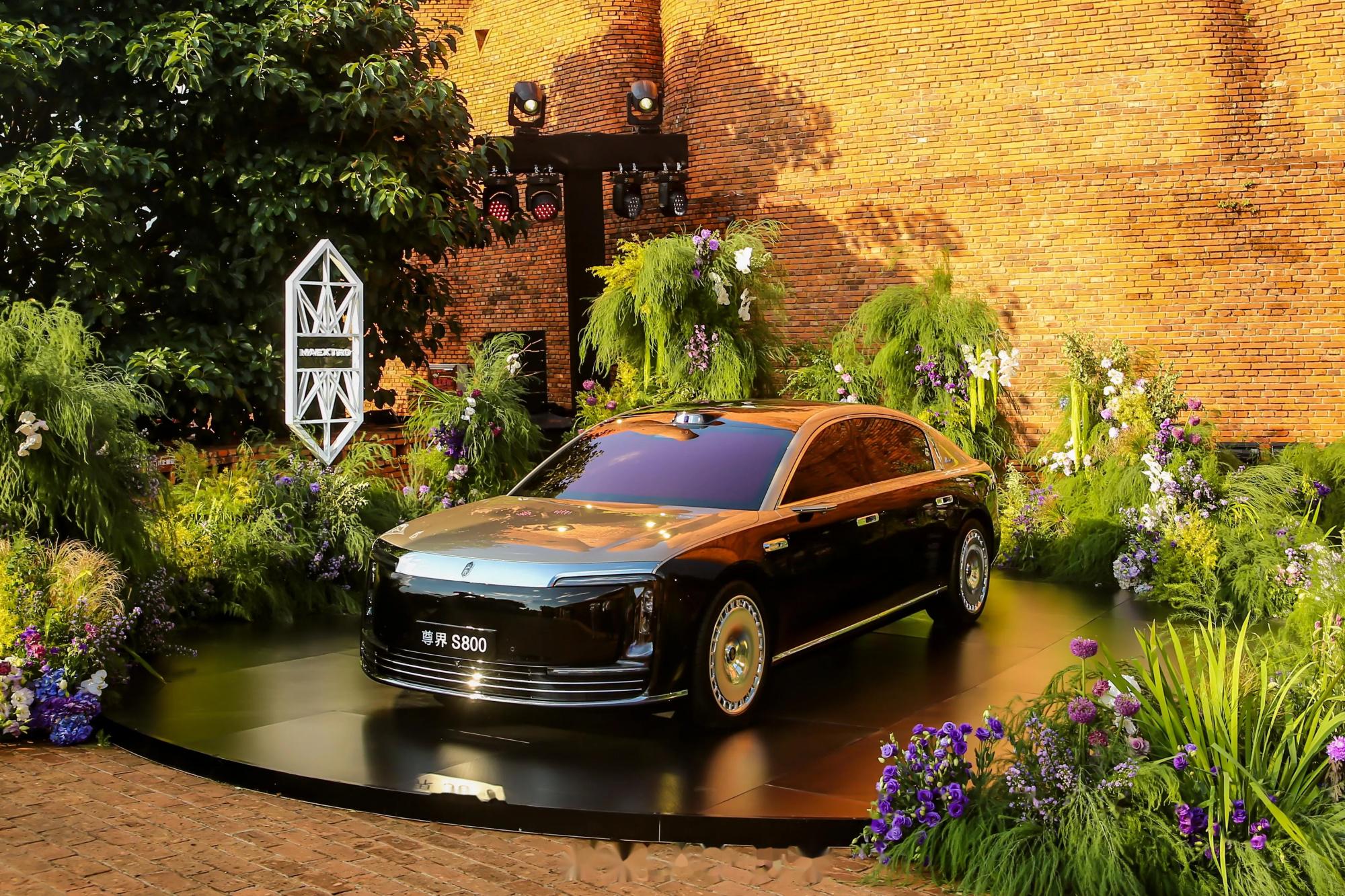 新势力年度KPI预测：三黑马撞线，鸿蒙智行却陷“百万”困局？