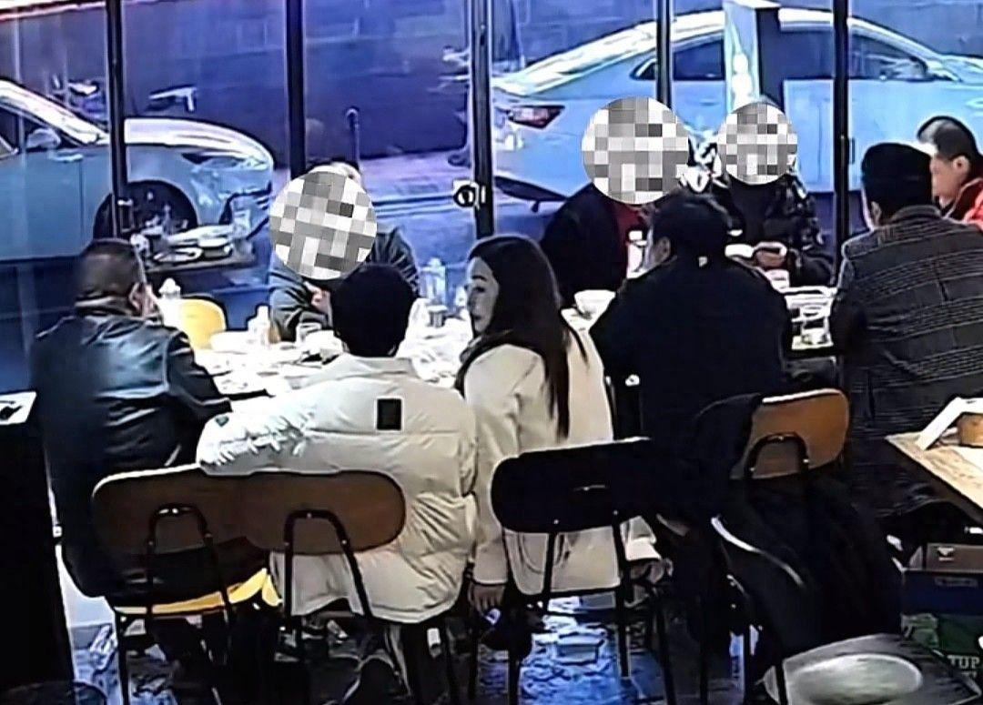 重庆10人聚餐逃单后续：嚣张至极称绝不付钱，餐馆老板已报警立案