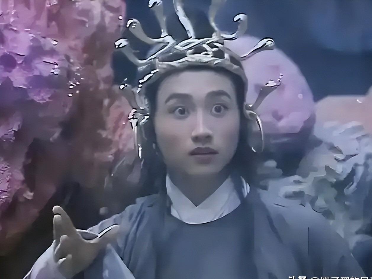 难怪万圣公主选丑陋的九头虫,反感小白龙,你看他的真实身份是啥 难怪万圣公主选丑陋的九头虫,反感小白龙,你看他的真实身份是啥