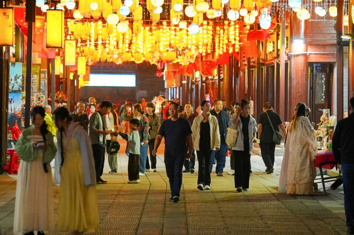 湘潭窑湾获评“2025湖南热门美食旅游目的地”