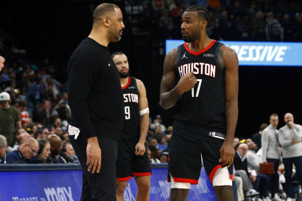 伊森近期高光表现 是否会导致休赛期续不起 结果绝对令人意想不到