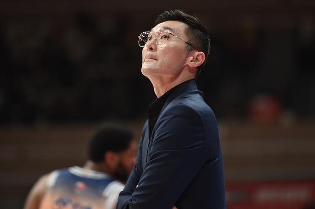 刘炜已正式卸任新疆男篮主帅一职！新疆能否重回正轨？