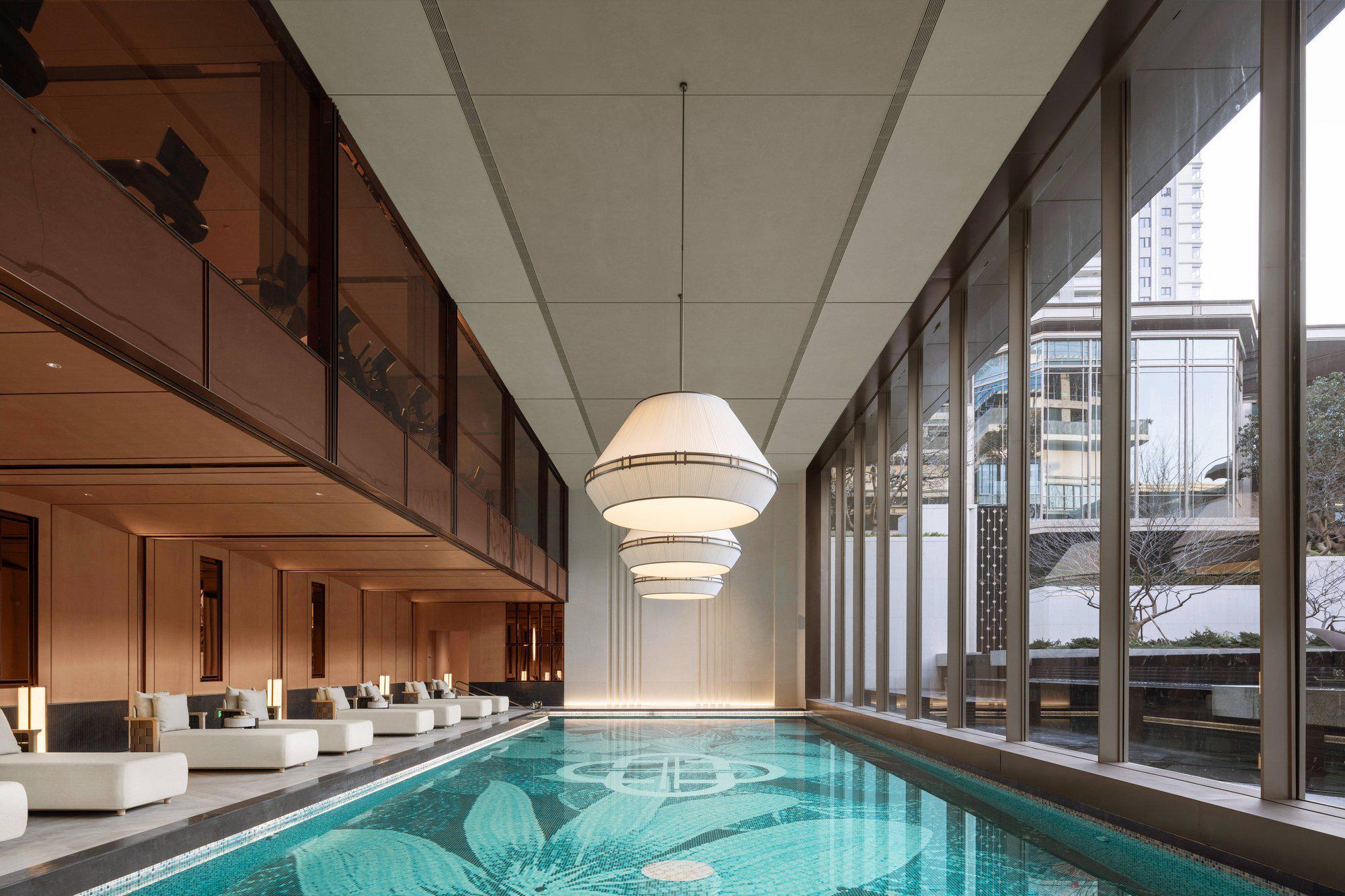 中建合玺东方致电售楼部电话：025-6500 9555（发送详细地址）