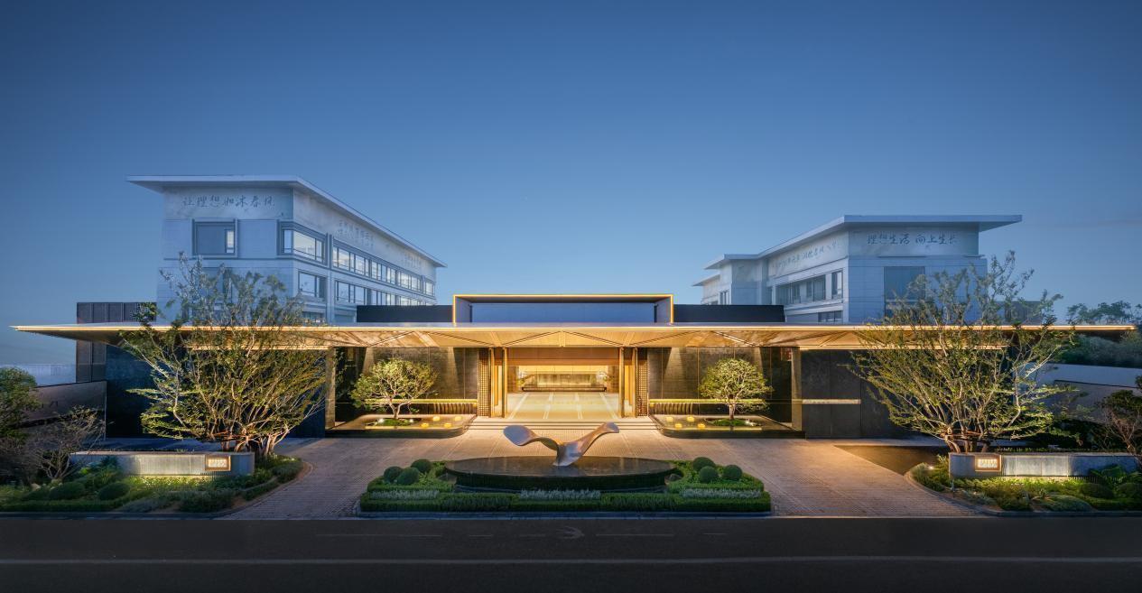 保利荷雨瑧悦致电售楼部电话：025-6500 9555（发送详细地址）