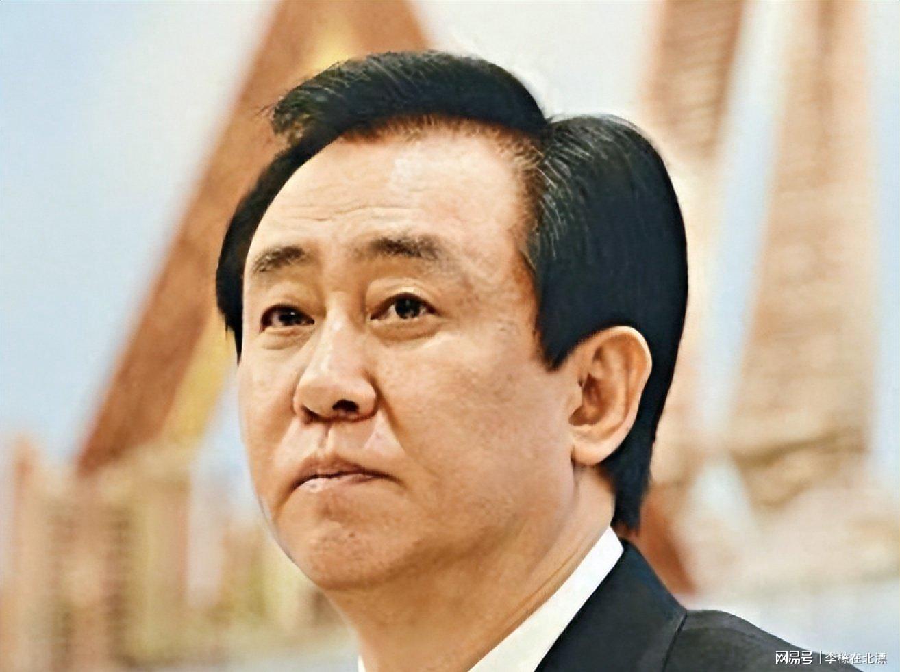 被曝藏身美国4个月，恒大前总裁再迎坏消息，许家印最后希望破灭