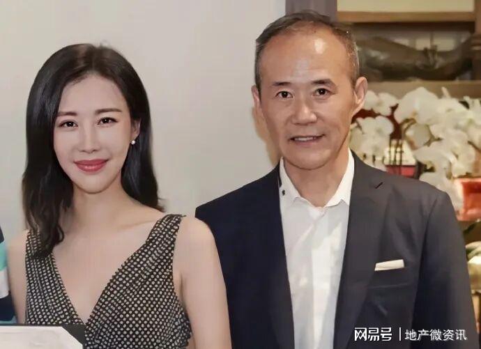 万科创始人王石与田朴珺显著切割