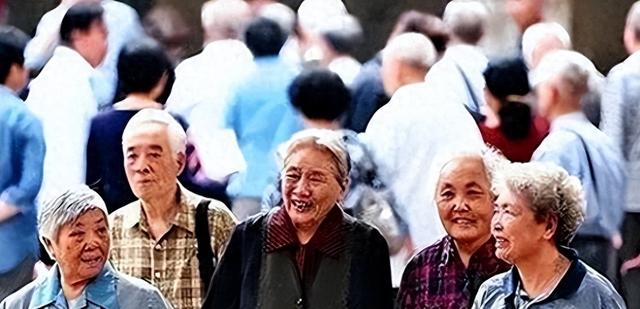 中国将迎来前所未有的死亡高峰，专家得出答案：主要3个因素导致