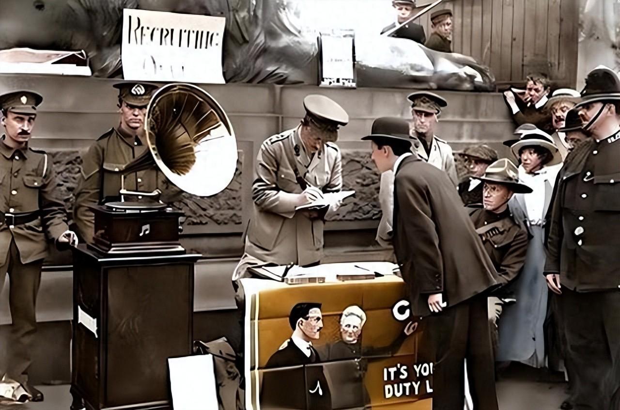 特朗普为何向全球宣战？看懂1930年关税大战就懂了，中俄要小心了