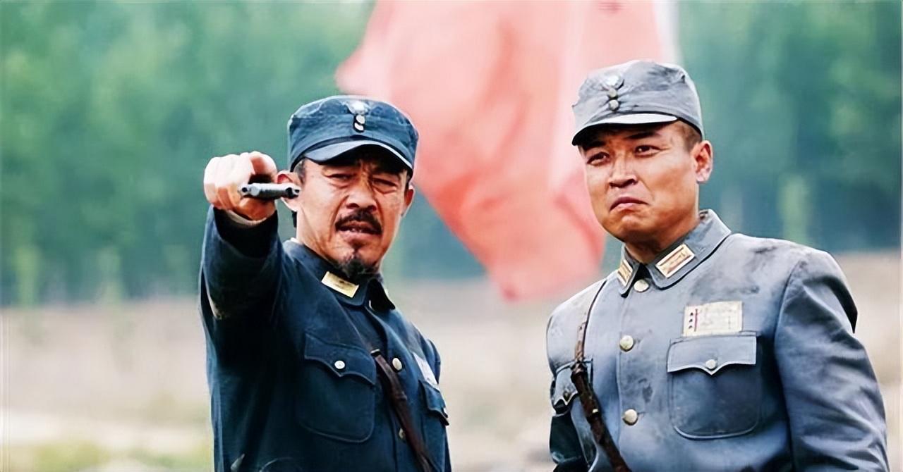 他带八个团加入八路军，1955年仅授大校，去世后百位将军为他送行