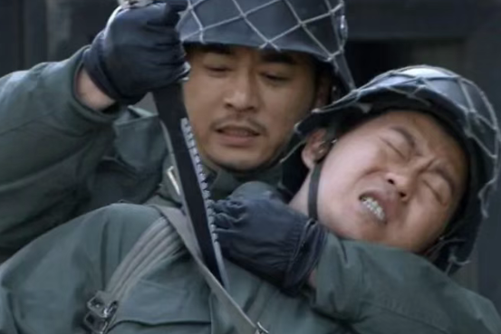 谍战剧又出王炸！才播3集热度第一，冯恩鹤、杨烁演绎枪王传奇