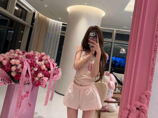 王思聪东京豪宅内景罕见曝光，送99朵玫瑰给女友，和懒懒已同居了