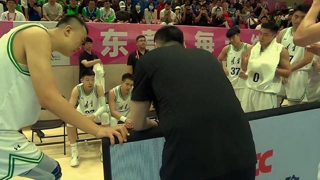 600万顶薪+6次失误！赵继伟拉胯，辽宁遇广东恐遭“一轮游”？