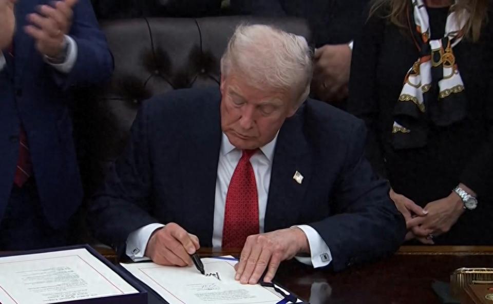 特朗普随口一句话，日本汗流浃背，李在明：马上去高市老家