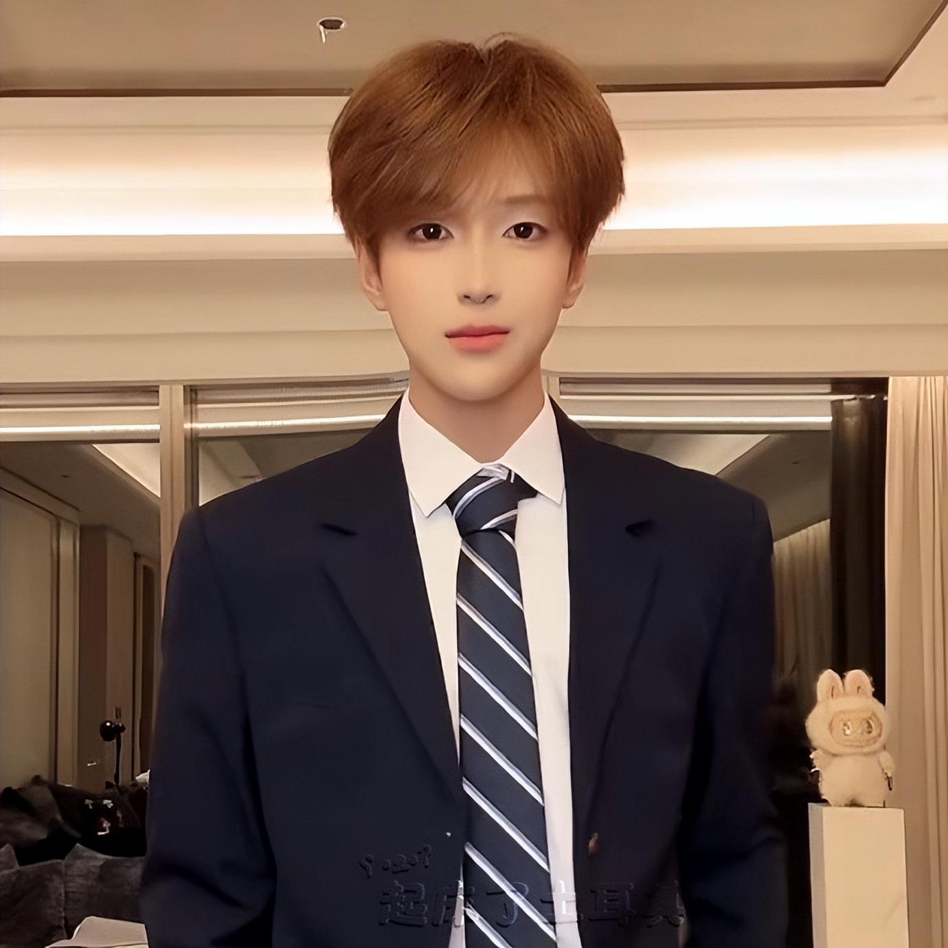 百万网红疑似感染脏病，被挖出吃抗艾滋的药，医院梅毒的就诊记录