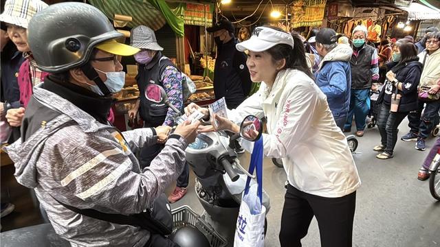 民众党前干部许甫角逐松信选区议员，李明璇：蓝白合作6席全拿