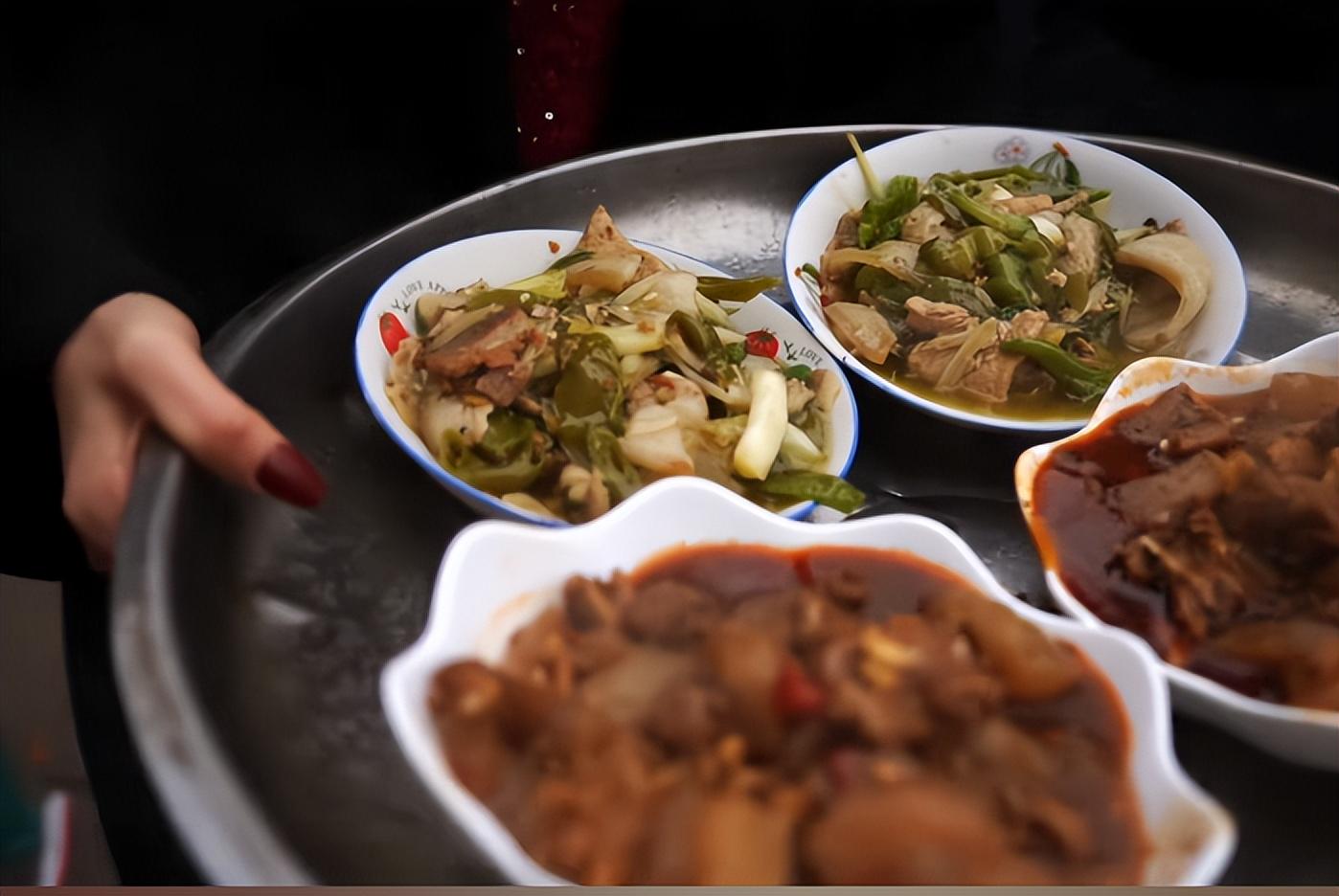 合川刨猪饭后，株洲也发起杀猪邀请，1天2000人报名，准备10头猪