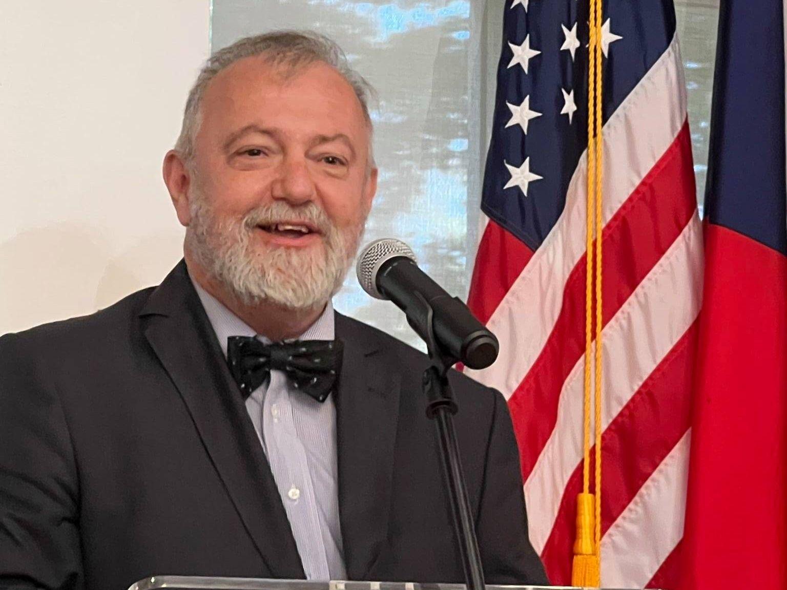 急了，捷克喊话中国，风向说变就变