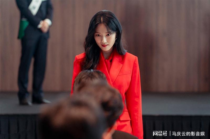 《今天开始是人类》首播，有趣的爱情剧，千年九尾狐遇上帅气男足