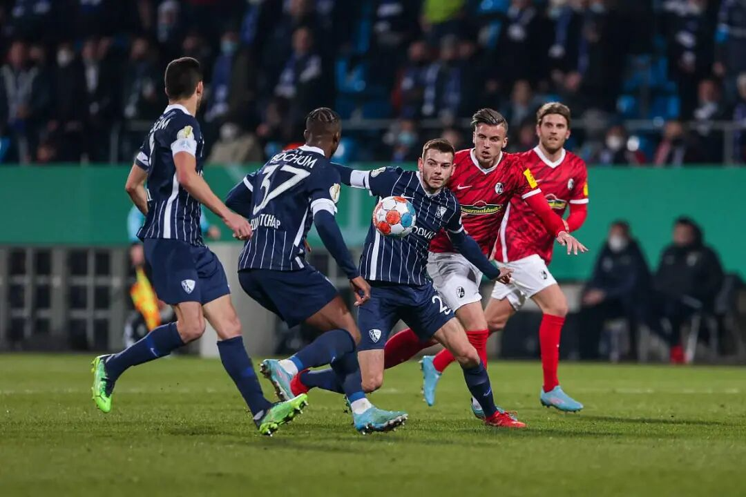 周六007英超：曼联主场迎挑战，曼城德比战志在必得！