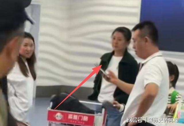 “后坐力”太大！闫学晶又被爆出猛料，她和儿子已经一个也跑不了