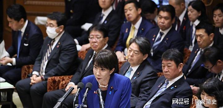 当不成首相了？高市或面临下台，美军持枪在日本巡逻，特朗普失声