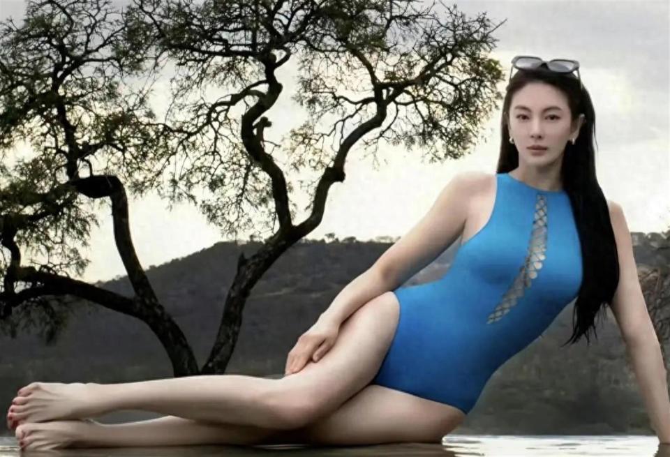 中国内地女星张雨绮，终于理解别人说的那种肉肉的身材了，太迷人