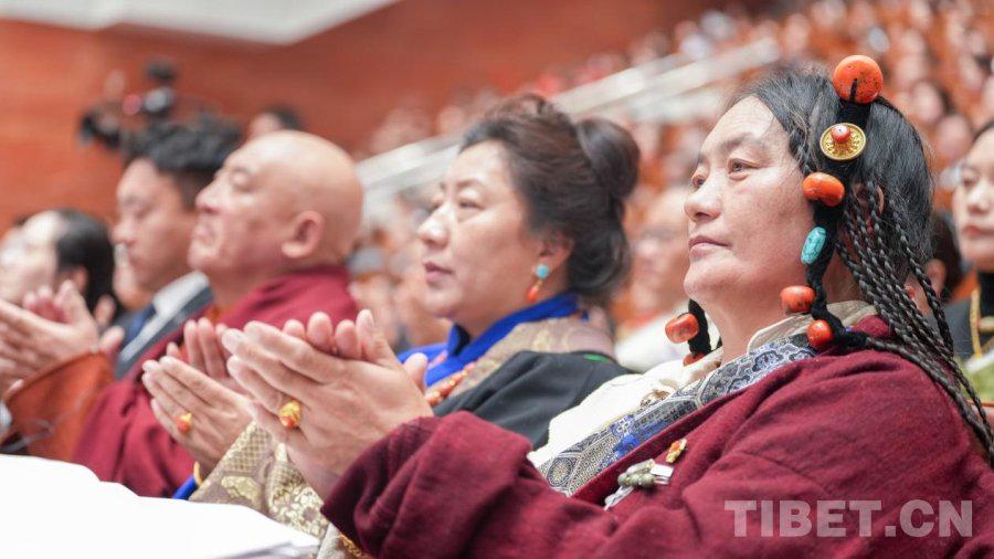 图为会议现场 摄影：贾华加 