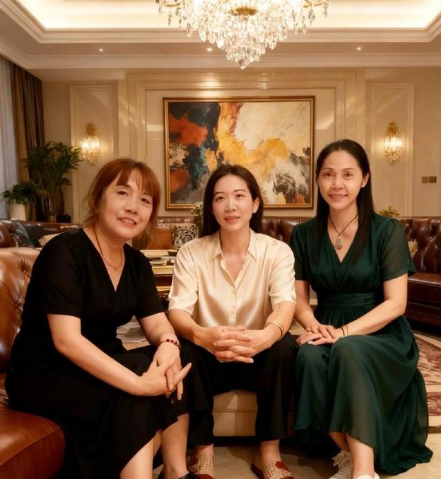 六十岁没养老金但手握300万存款，和61岁月领5000退休金，谁的晚年更稳？