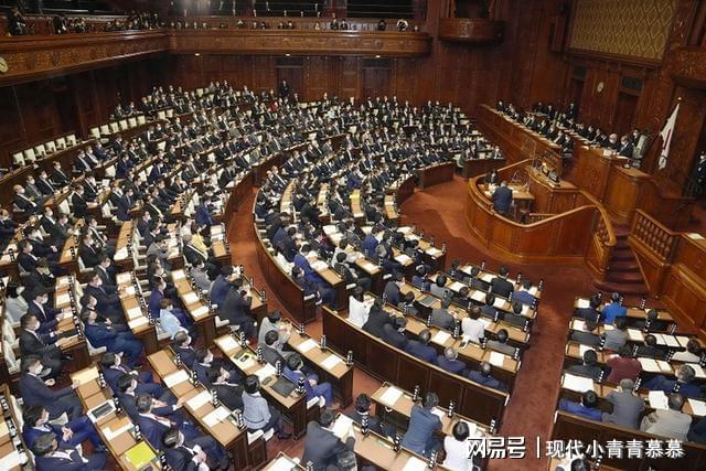 基本锁定胜局后，高市不演了，准备建立“日军”：请大家让我修宪