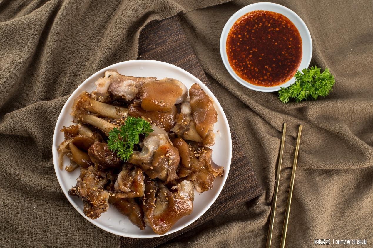 猪蹄真的美容又补骨？营养师揭晓：这4类人再馋也要忍住！