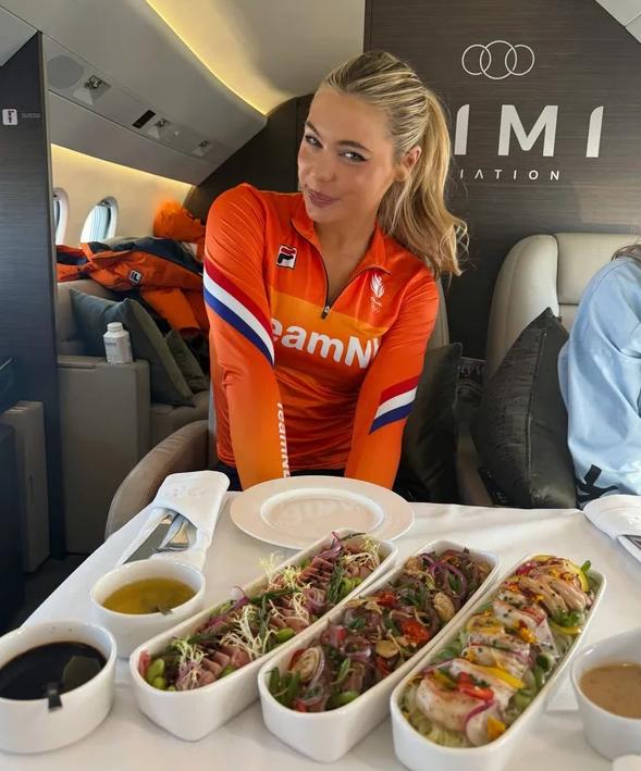 男友挨揍赚2783亿！冬奥顶级巨星抵米兰首训 乘奢华私人飞机飞来