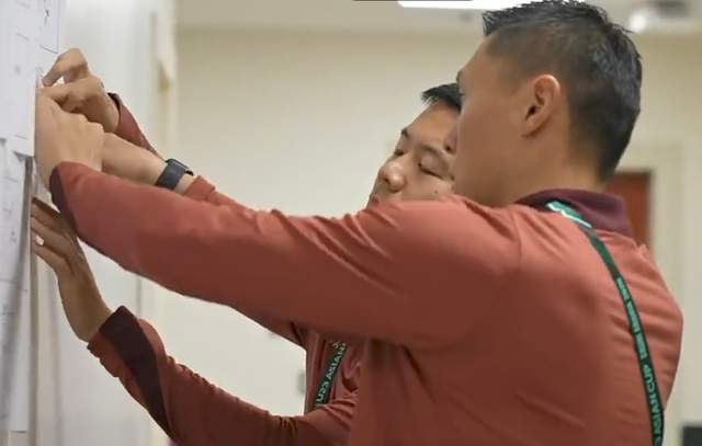 太自律！37岁于大宝露出八块腹肌：U23国足球员当场赞叹！