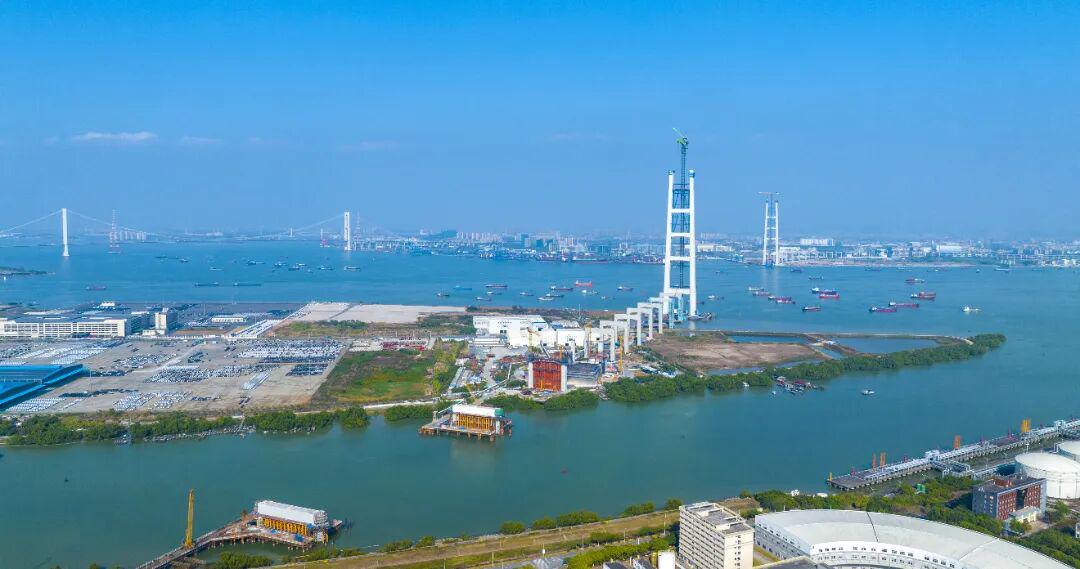 全国首个！南沙橙天嘉禾「LIVERSE音宇宙」顺利封顶！！