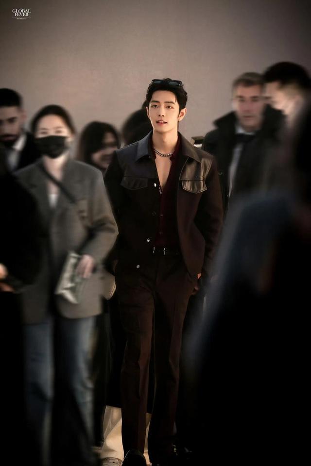 肖战米兰保镖火出圈，2米巨人护183顶流，网友玩梗玩疯了