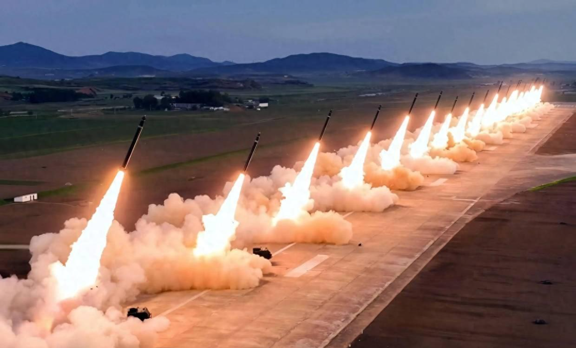 伊朗玩命打！特朗普紧急对台海做出一项安排，高市早苗脸色都变了