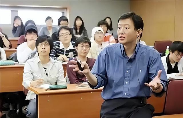 韩国教授警告：世界上只有韩国看不起中国，但中国眼里却没有韩国