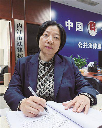 柏春燕。许真学/摄