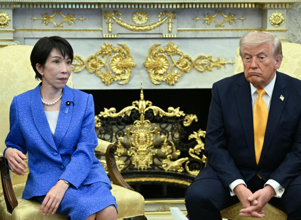 日本记者的“自杀式”提问，惹怒了特朗普，高市早苗当着全世界丢脸丢大了