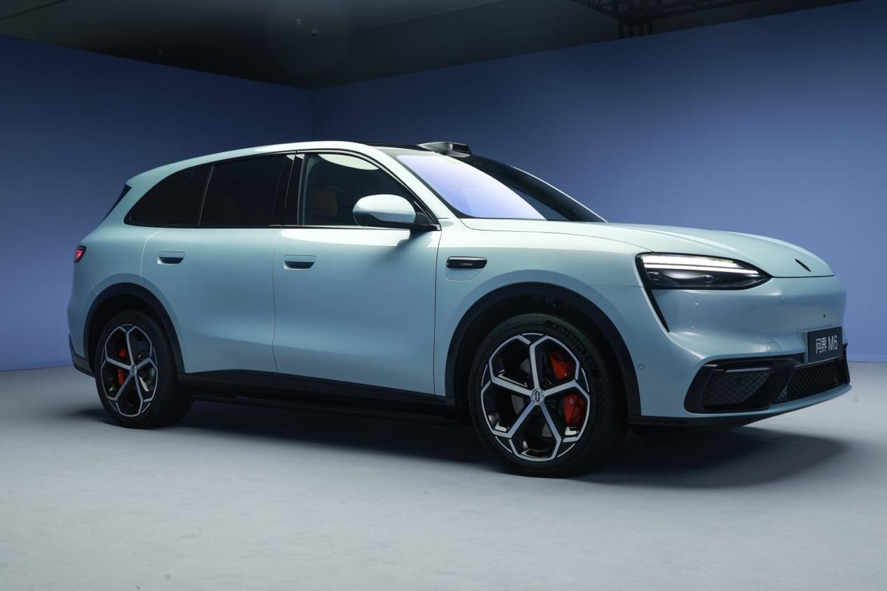 拒绝传统豪华绑架？问界M6如何把智能豪华玩出花！