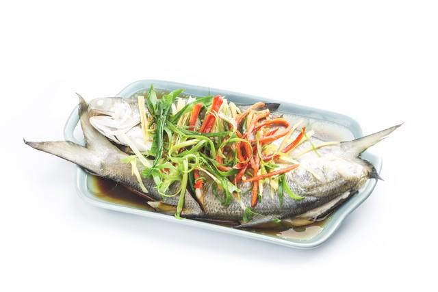 65岁阿姨肺癌离世，常年吃清蒸鱼、炖汤，医生：祸根在2个细节里