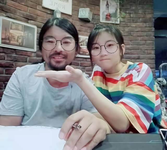 网红“面筋哥”女儿自曝遭继父性侵，亲妈漠视，她两个月不敢回家