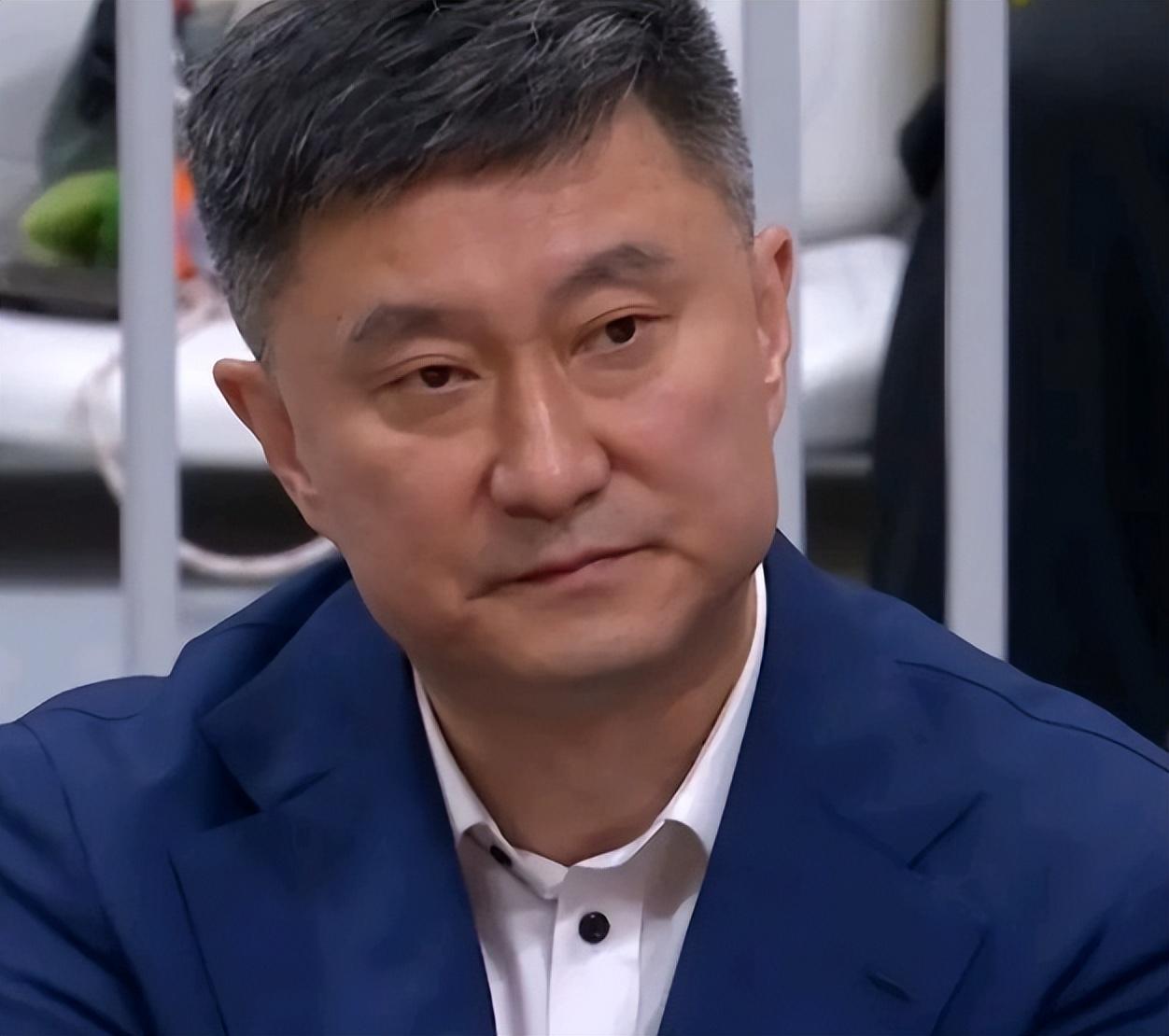 广东早报3闻！杜锋哭惨人员不足，徐杰深夜发声，萨姆纳伤情官宣